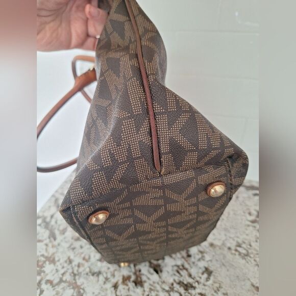 Michael Kors brown leather logo tote bag. - Picture 3 of 10